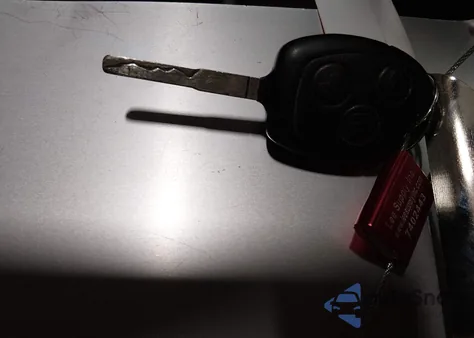 2013 Ford Fiesta Se z USA, uszkodzony, nr VIN 3FADP4BJ5DM194527